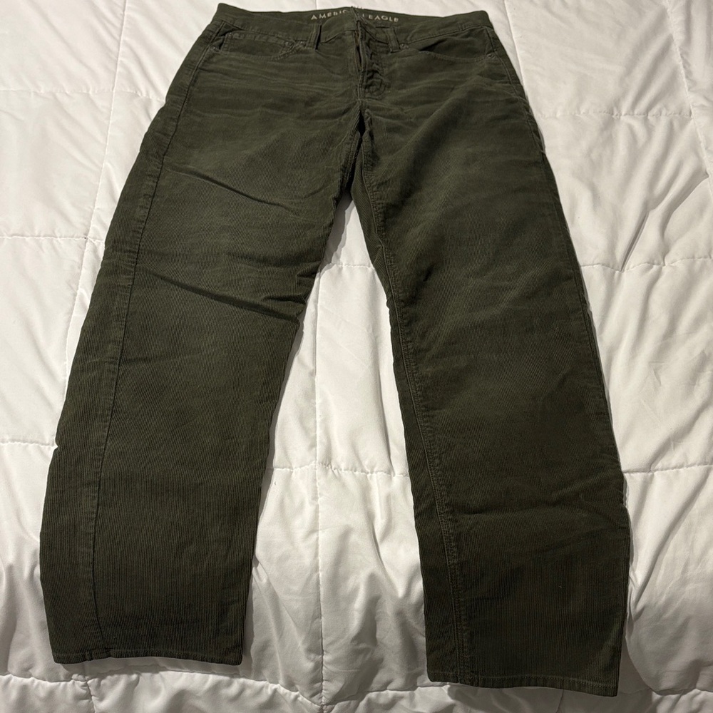 American Eagle Outfitters Women’s Dark Green 90s Straight Corduroy Pants
